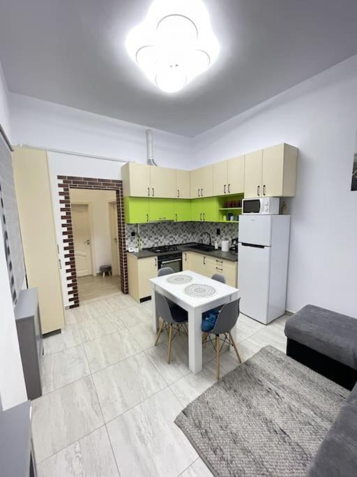 Apartament In Centrul Istoric Oradea Luaran gambar