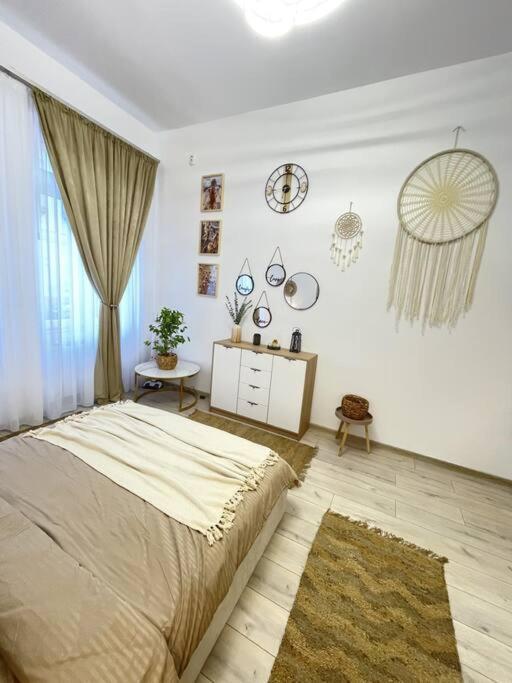 Apartament In Centrul Istoric Oradea Luaran gambar